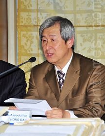 韩国法轮大法学会会长权洪大发言