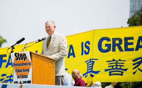 共和党资深众议员、众议院外交事务委员会资深成员达纳•罗拉巴克