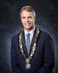 图7：安省伯灵顿（Burlington）市长瑞克•古德瑞（Rick