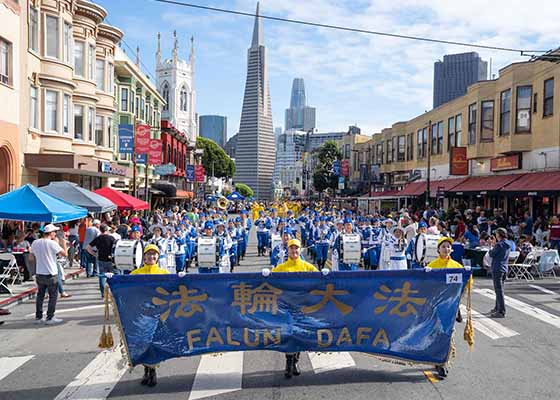 旧金山意大利传统日游行民众赞真善忍