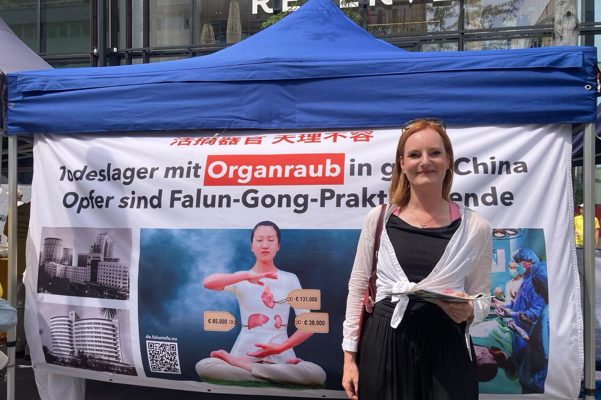 图10:从事精神治疗专业的舒尔茨(Heike Schulz)女士对真、善、忍理念非常认同。